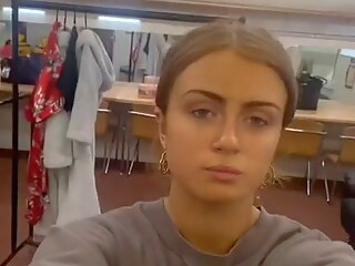 Maisie Smith fap porn